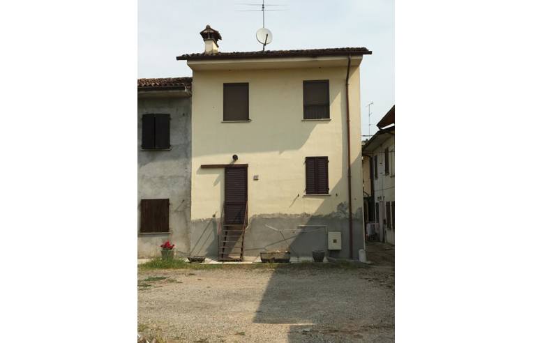 Casa indipendente in vendita a San Colombano al Lambro, Frazione Campagna