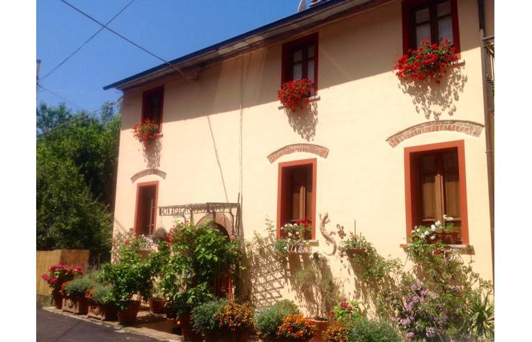 Rustico/Casale in vendita a Seravezza, Frazione Azzano