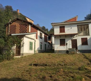 Casa indipendente in vendita a Bruno (Asti)