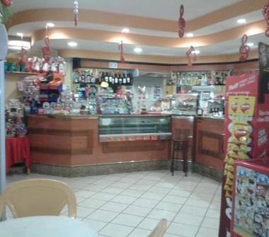 Bar in vendita a Guidonia Montecelio, Frazione Guidonia