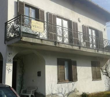 Quadrilocale in vendita a Serravalle Sesia, Frazione Mazzone