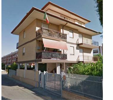 Casa indipendente in vendita a Latina, Frazione Centro città, Via Ticino 25
