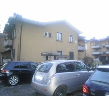 Trilocale in vendita a Merate, Frazione Brugarolo