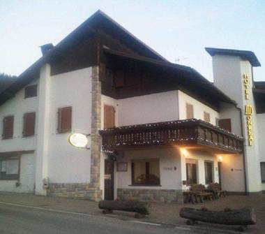 Albergo/Struttura ricettiva in vendita a San Michele all'Adige (Trento)