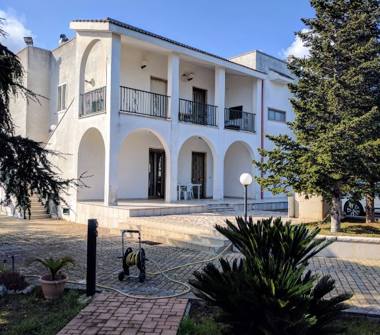 Casa indipendente in vendita a Castellana Grotte (Bari)