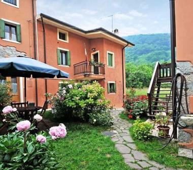 Casa indipendente in vendita a Tarzo, Frazione Nogarolo