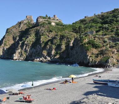 Bilocale in vendita a Sant'Alessio Siculo (Messina)