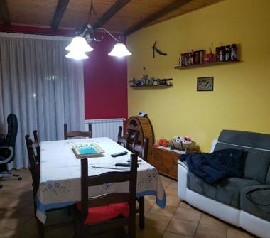 Quadrilocale in vendita a Santa Venerina (Catania)