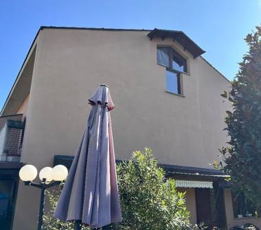 Villetta a schiera in vendita a Cadorago, Frazione Bulgorello