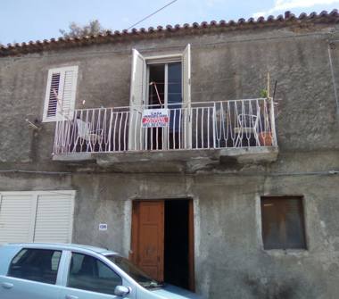 Quadrilocale in vendita a Alì Terme (Messina)