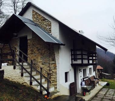 Baita/Chalet/Trullo in vendita a Quarna Sotto (Verbano-Cusio-Ossola)