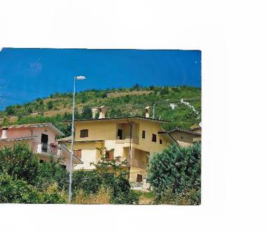 Villa in vendita a L'Aquila, Frazione Bazzano