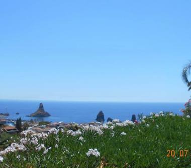 Quadrilocale in vendita a Aci Castello, Frazione Acitrezza