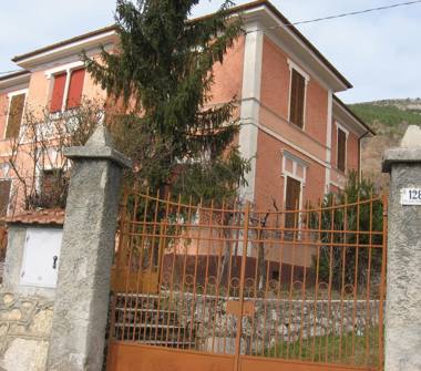 Casa indipendente in vendita a Gioia dei Marsi, Frazione Casali D'aschi