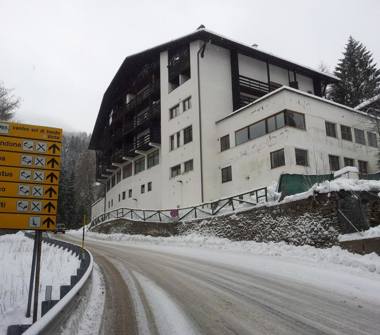 Palazzo/Stabile in vendita a Trento, Frazione Vaneze