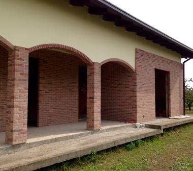 Casa indipendente in vendita a Alessandria, Frazione Castelceriolo