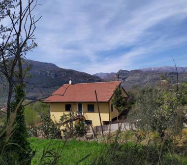 Villa in vendita a Cerreto Sannita (Benevento), via cesine di sotto 58