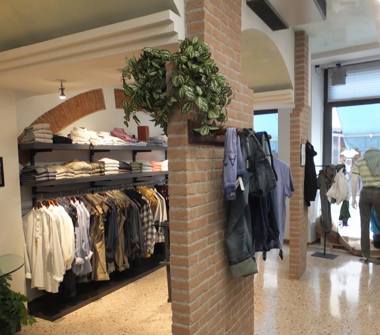 Negozio in vendita a Schio (Vicenza)