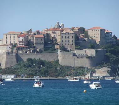 Quadrilocale in vendita a Porto Valtravaglia (Varese)