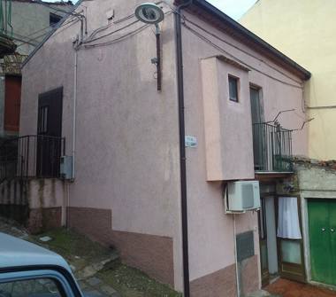 Casa indipendente in vendita a Accettura (Matera)