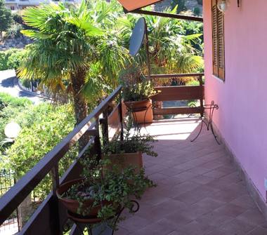 Trilocale in vendita a Sant'Alessio Siculo (Messina)