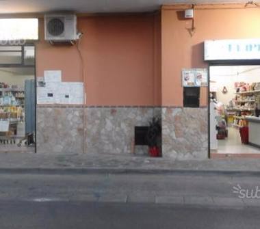 Negozio di alimentari in vendita a Qualiano (Napoli)