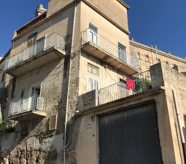 Casa indipendente in vendita a Modica (Ragusa)