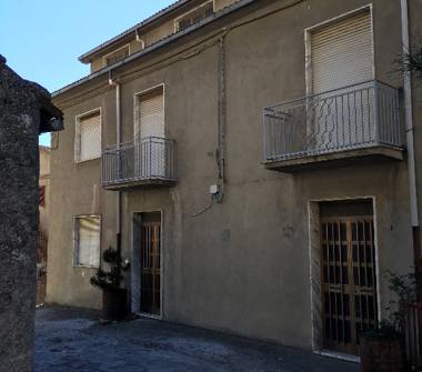 Palazzo/Stabile in vendita a Terranova di Pollino (Potenza)