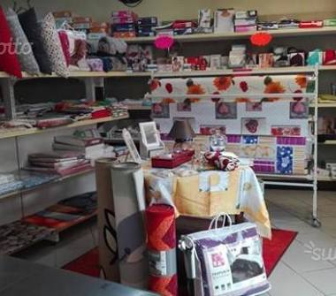  Attività commerciale in vendita a Magliano de' Marsi (L'Aquila)