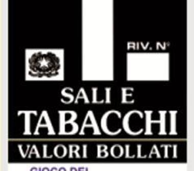 Tabaccheria in vendita a Pietrasanta (Lucca)