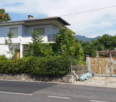 Villa in vendita a Seravezza, Frazione Querceta
