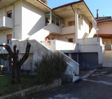 Appartamento in vendita a Folignano, Frazione Villa Pigna