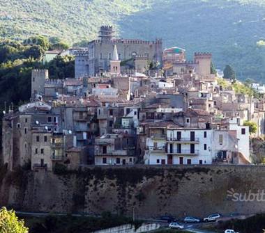 Quadrilocale in vendita a San Gregorio da Sassola (Roma)