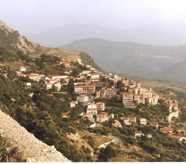 Quadrilocale in vendita a Monteforte Cilento (Salerno)