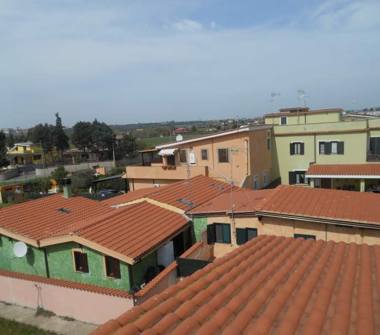 Casa indipendente in vendita a Pomezia (Roma), Via dei Salici 19a