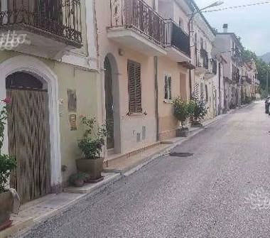 Casa indipendente in vendita a Goriano Sicoli (L'Aquila)