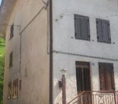 Casa indipendente in vendita a Recoaro Terme, Frazione Parlati