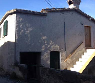 Rustico/Casale in vendita a Serra Sant'Abbondio (Pesaro e Urbino), Via Piccione 4