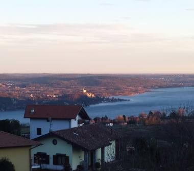 Trilocale in vendita a Nebbiuno, Frazione Tapigliano