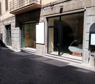 Negozio in affitto a Viterbo, Frazione Centro città
