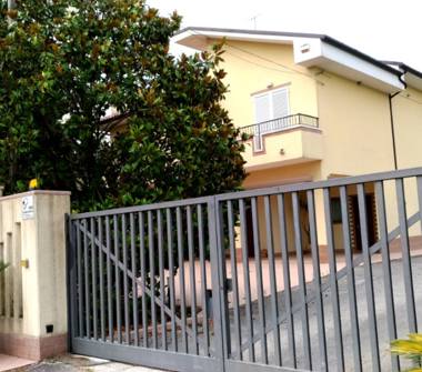 Casa indipendente in vendita a Montegranaro, Frazione Il Torrione