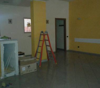 Negozio in vendita a Cesate (Milano)