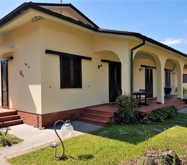 Villa in vendita a Pietrasanta (Lucca)