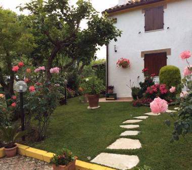 Villa in vendita a Trecastelli (Ancona)