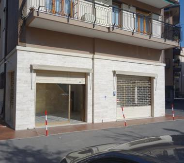 Negozio in affitto a Pietra Ligure (Savona)