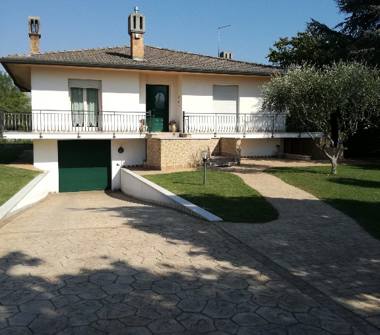 Casa indipendente in vendita a Trevignano, Frazione Signoressa