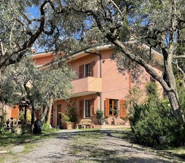 Villa in vendita a Fosdinovo, Frazione Giucano