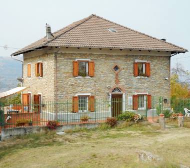 Casa indipendente in vendita a Visone (Alessandria)