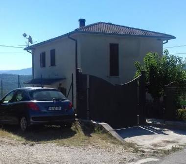Casa indipendente in vendita a Belmonte in Sabina, Frazione Terze Ville