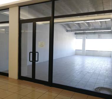 Negozio in vendita a Castelletto Sopra Ticino (Novara)